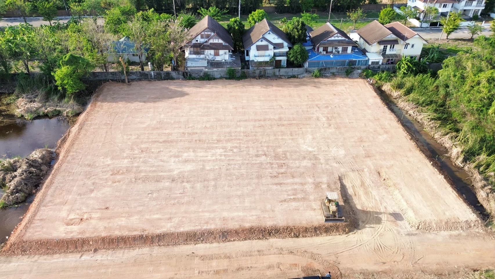 ถมลูกรัง